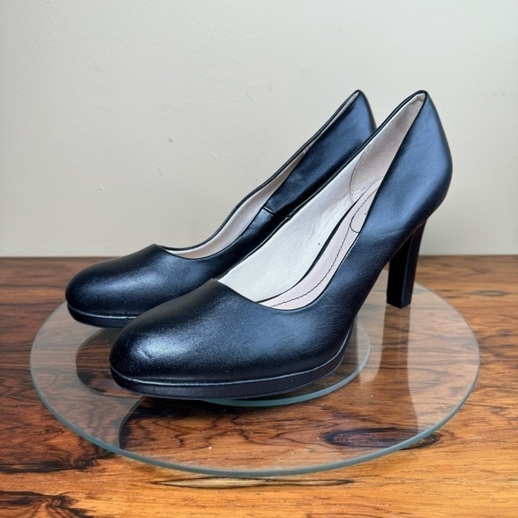 LifeStride Julia Platform Pump in black - Picture 4 of 16